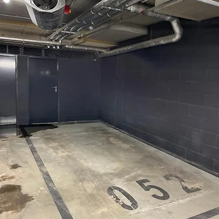 דירה 2bd & Office Room, Terrace, Garage Parking, By Cohost וילנה